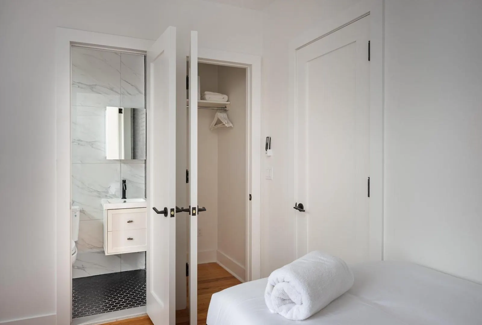 Three Bedroom Brooklynite Suite! Νέα Υόρκη 0*,  Ηνωμένες Πολιτείες της Αμερικής